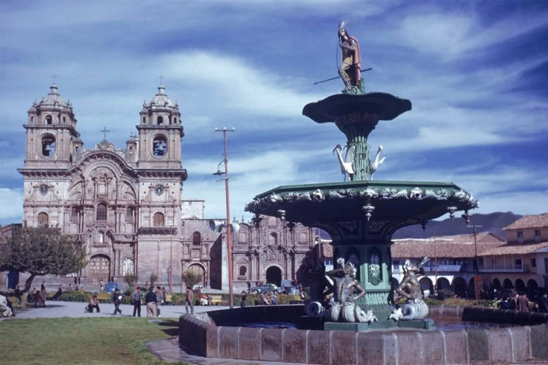 The Sioux Indian The Sioux Indian who mistakenly arrived in Cusco and rose for some time in the Plaza de Armas