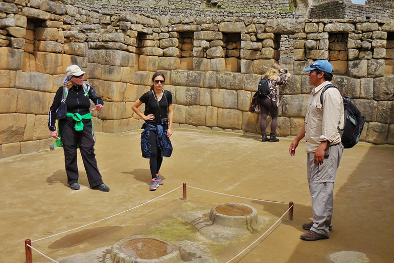 Guide in Machu Picchu Guided in the Sector of the Mirrors - Machu Picchu