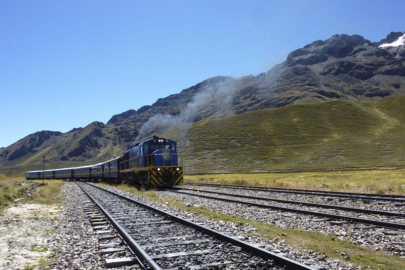 Train Anden Explorer Andean Explorer train that makes the beautiful route Cusco - Puno