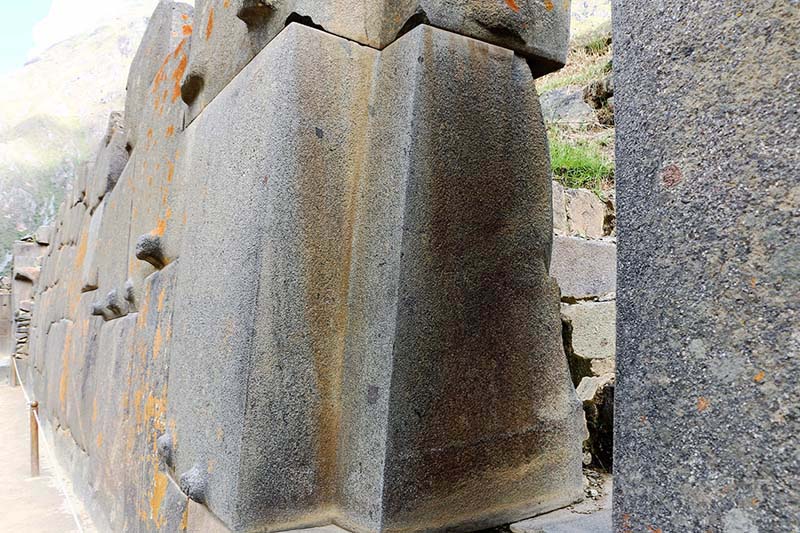 Carved stone Incredible precision with which stones were carved in Ollantaytambo