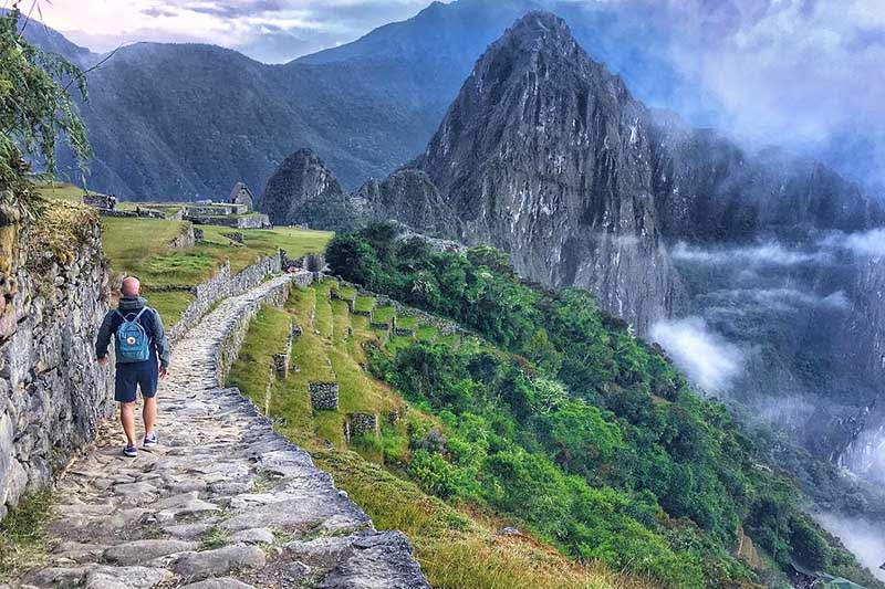 Camino inca a Machu Picchu Vista de Macchu Picchu al ingresar a través del camino inca
