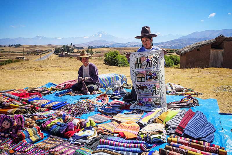Souvenir Cusco Souvenir seller in Cusco