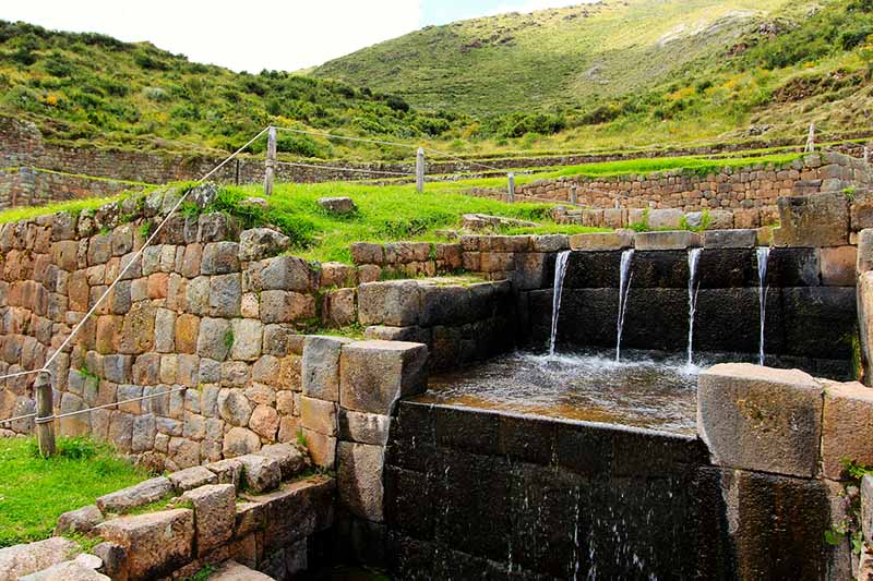 Parque arqueológico de Tipón Vista de la fuentes de agua de Tipón