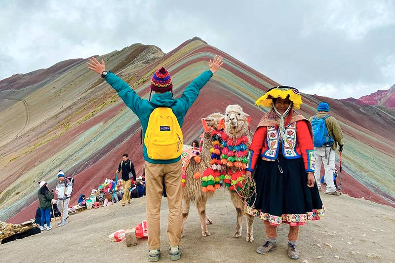 7 colors mountain