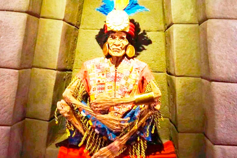 mallquis o momias mallquis or mummies